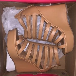 Tan wedges